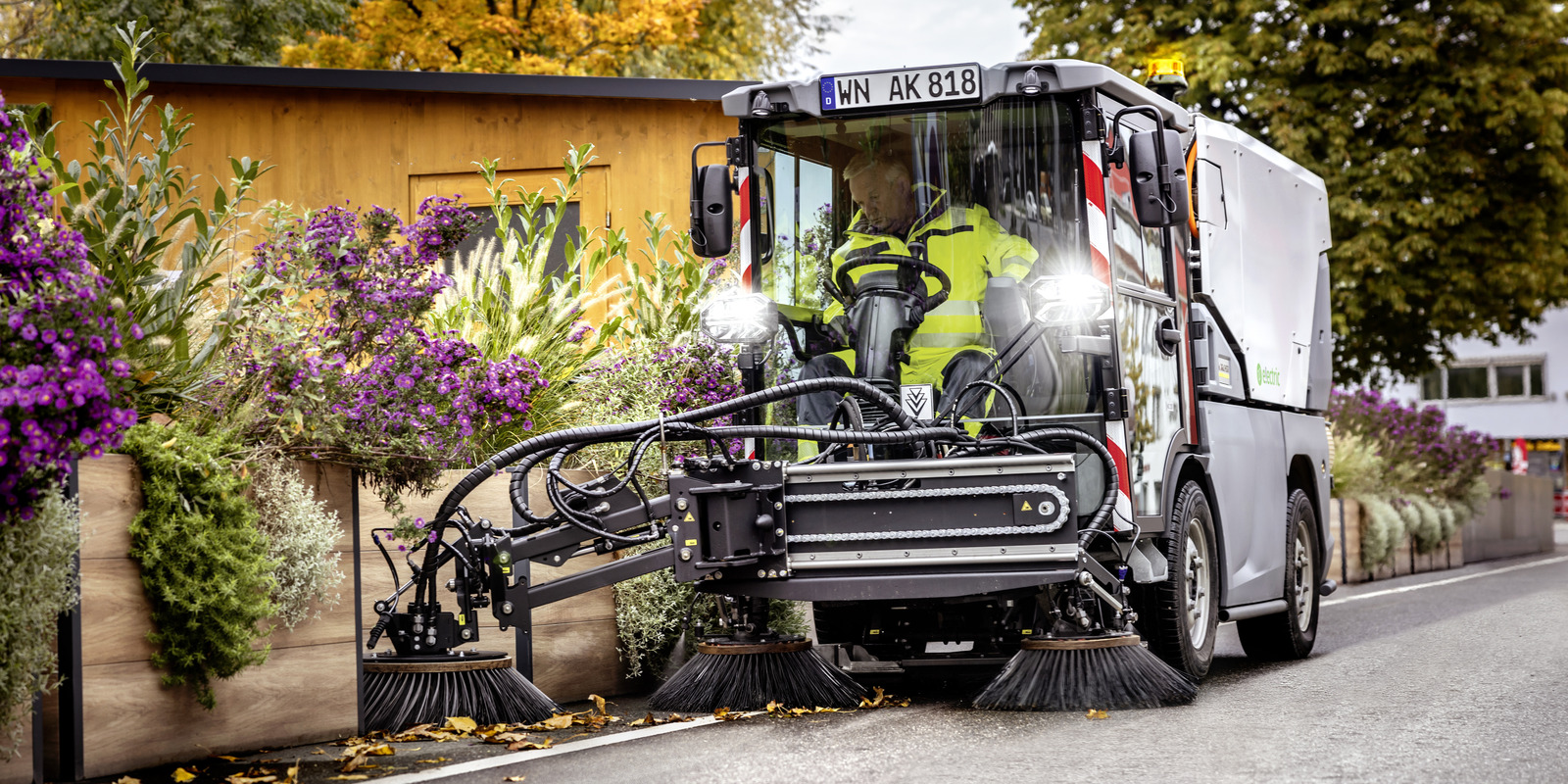 MC 250 E!ECTRIC with 3-brush system Kärcher MC 250 E!ECTRIC with 3-brush system