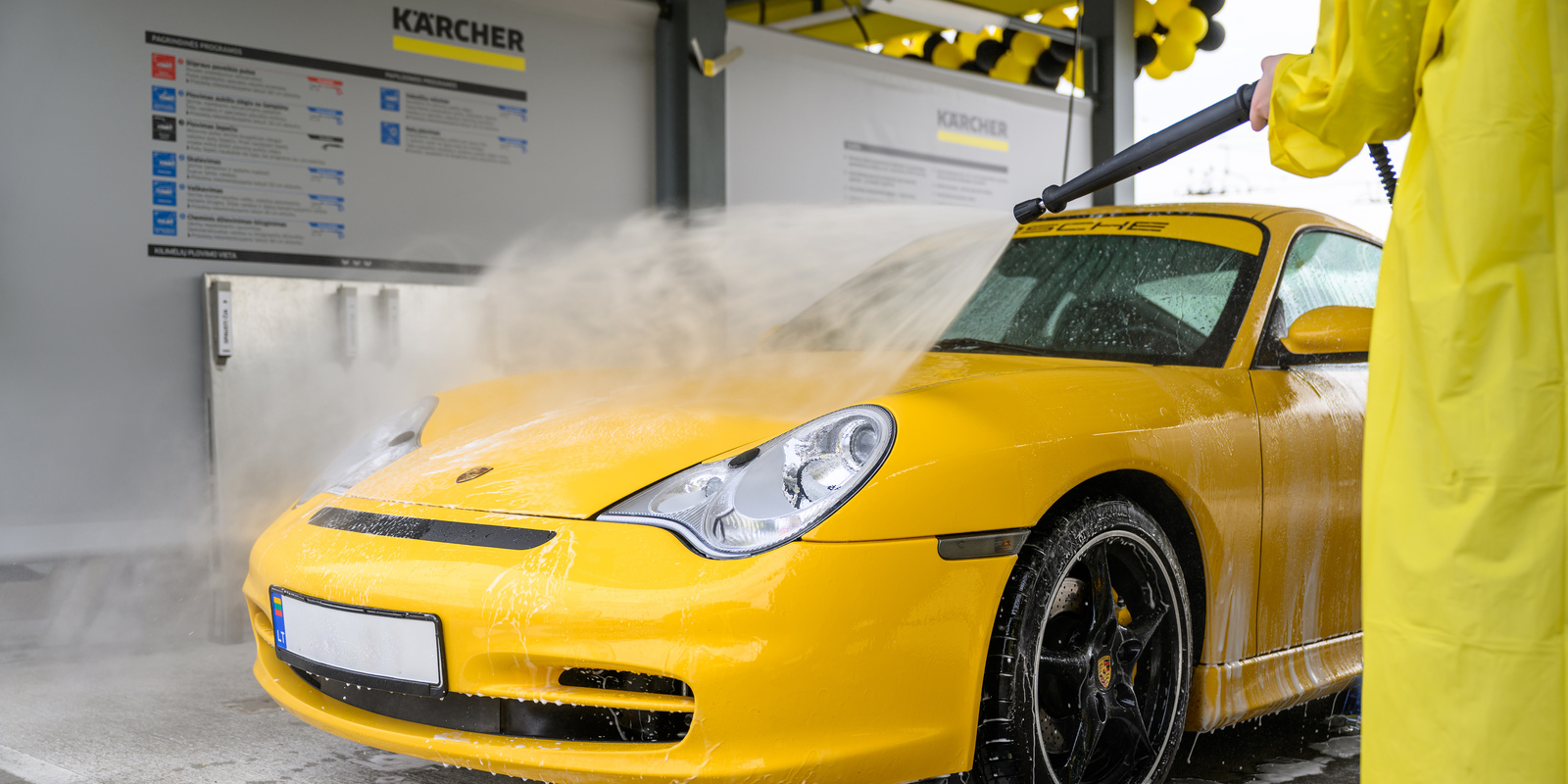 Cost-effectiveness of filling station gantry car washes Cost-effectiveness of filling station gantry car washes