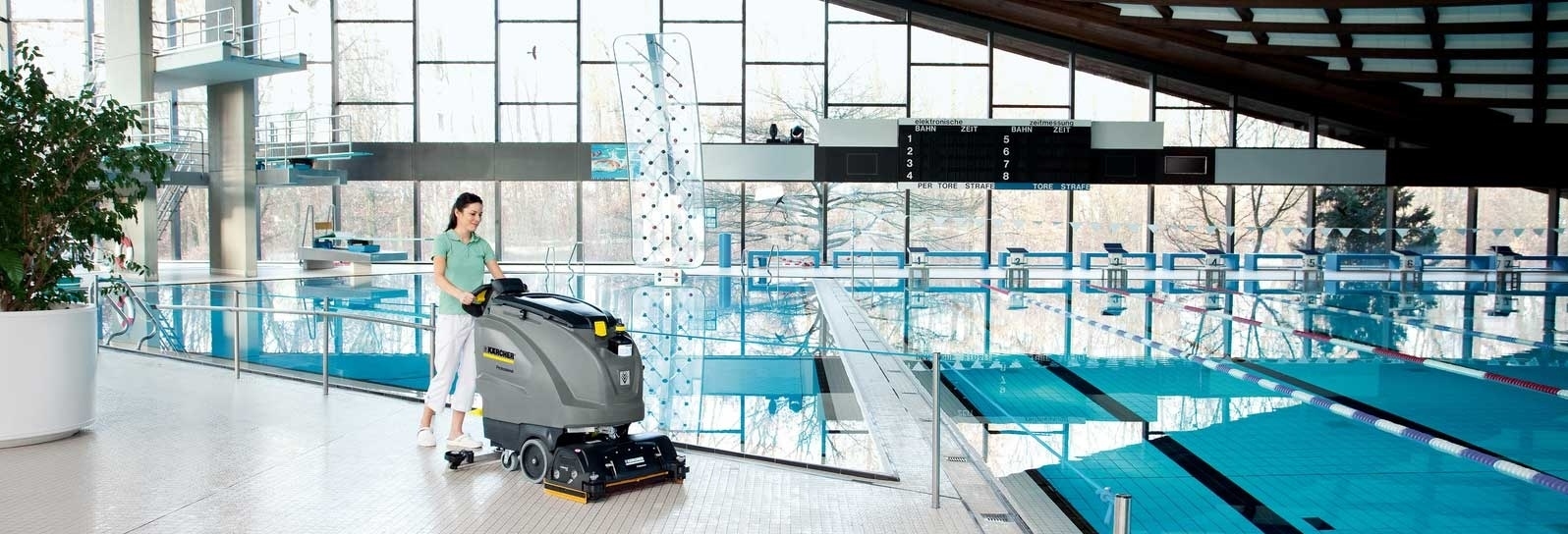 dụng cụ vệ sinh hồ bơi