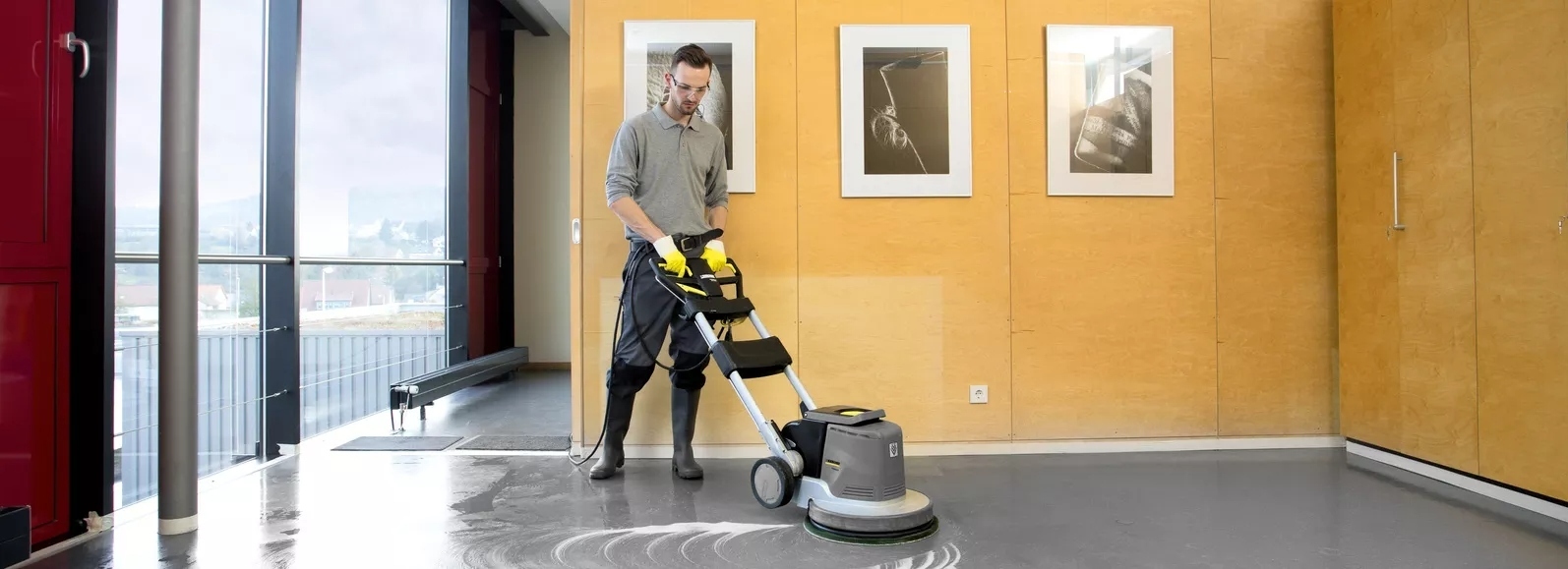 dụng cụ vệ sinh văn phòng