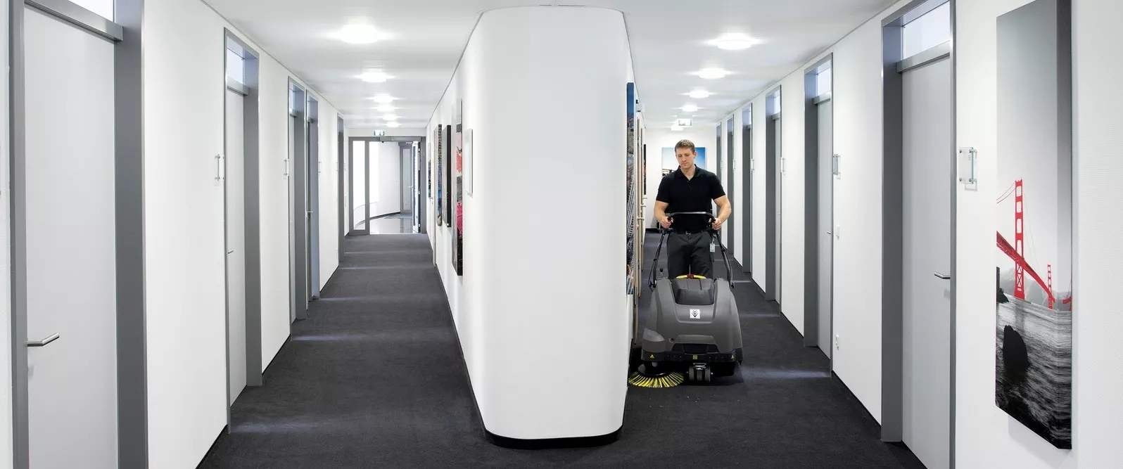 dụng cụ vệ sinh văn phòng