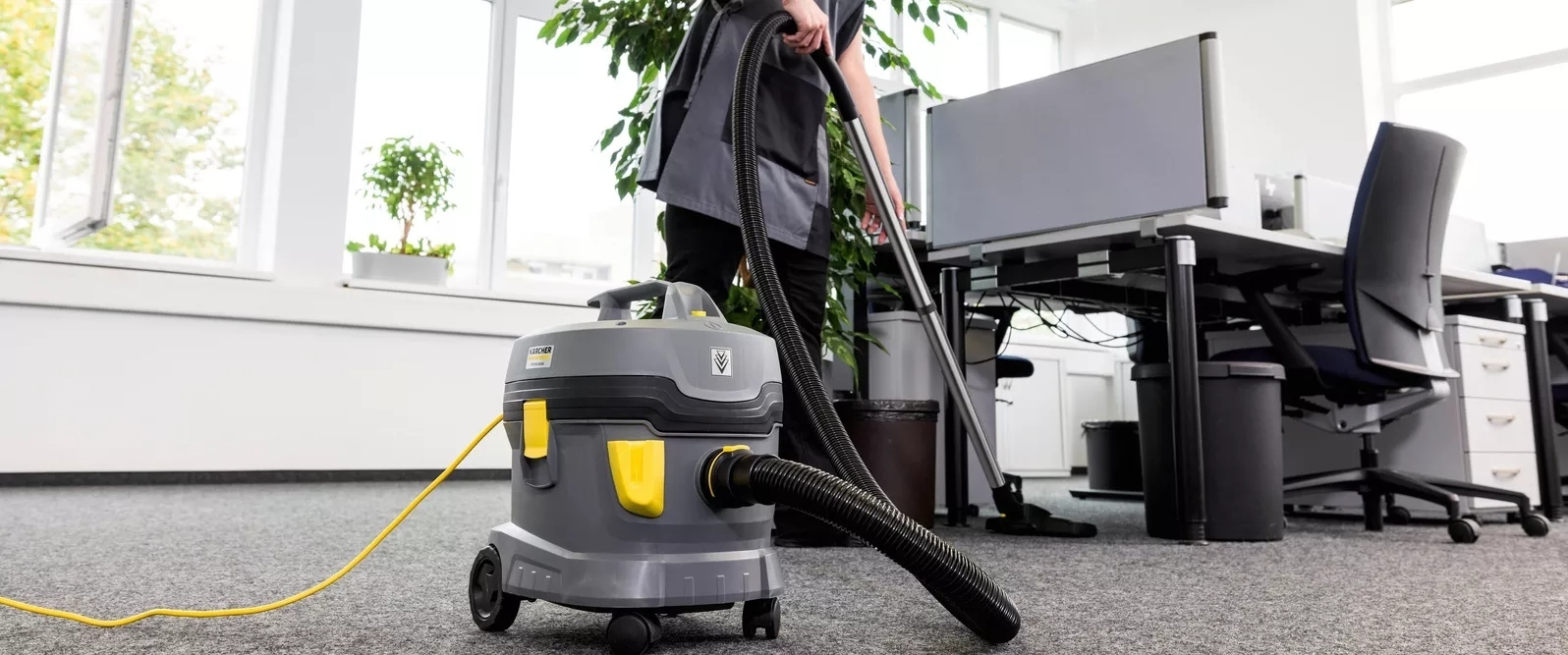 dụng cụ vệ sinh văn phòng