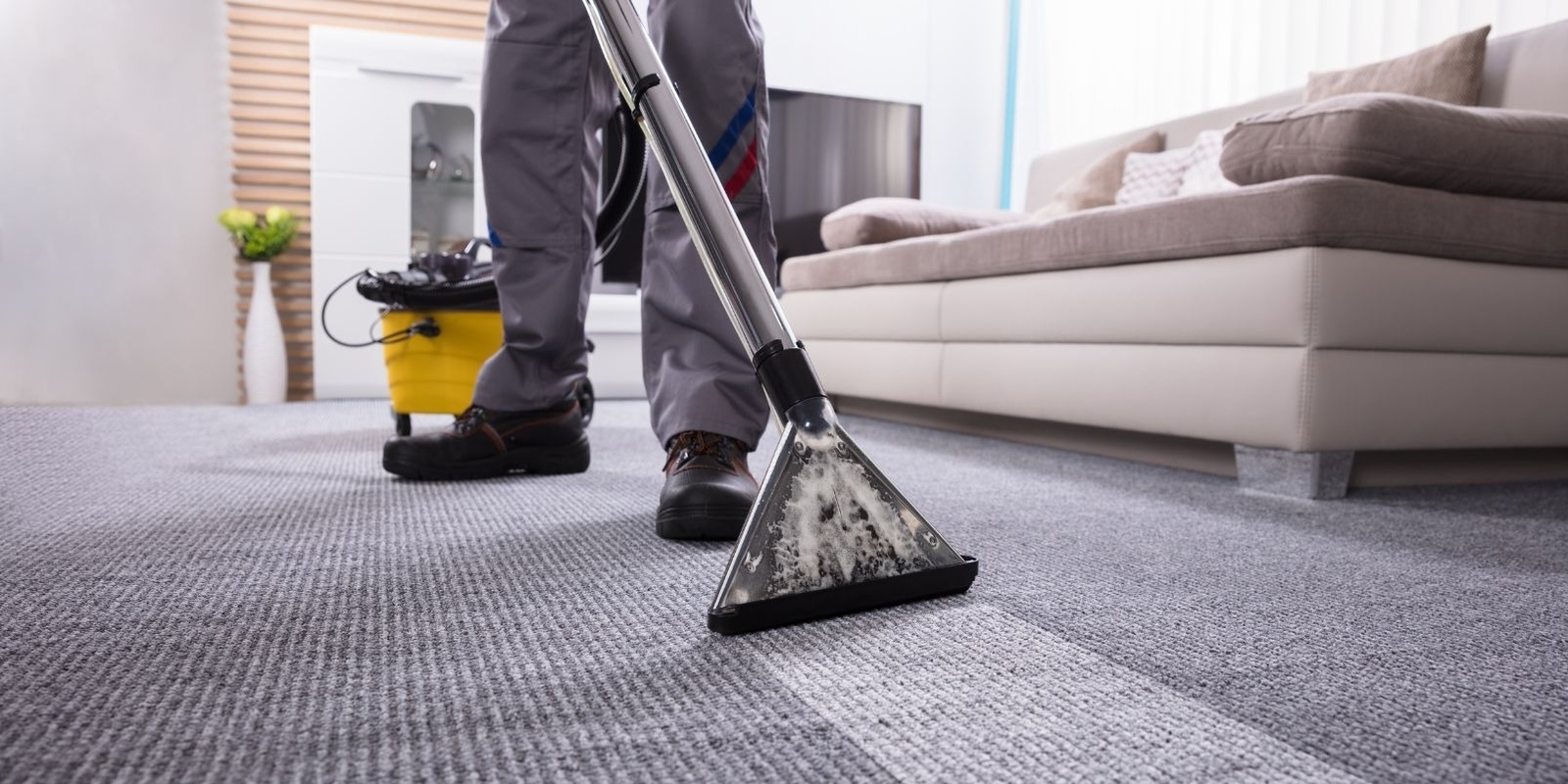 máy hút bụi có hút nước được không