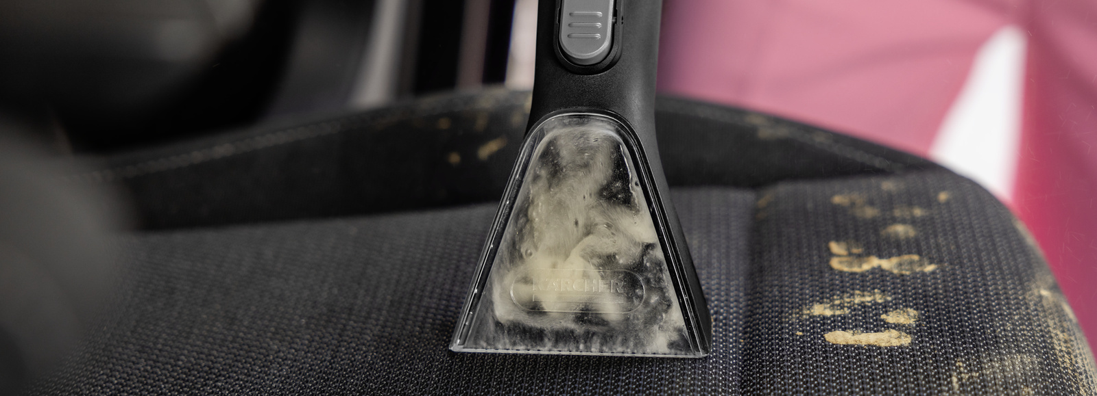 Odkurzacz do tapicerki samochodowej