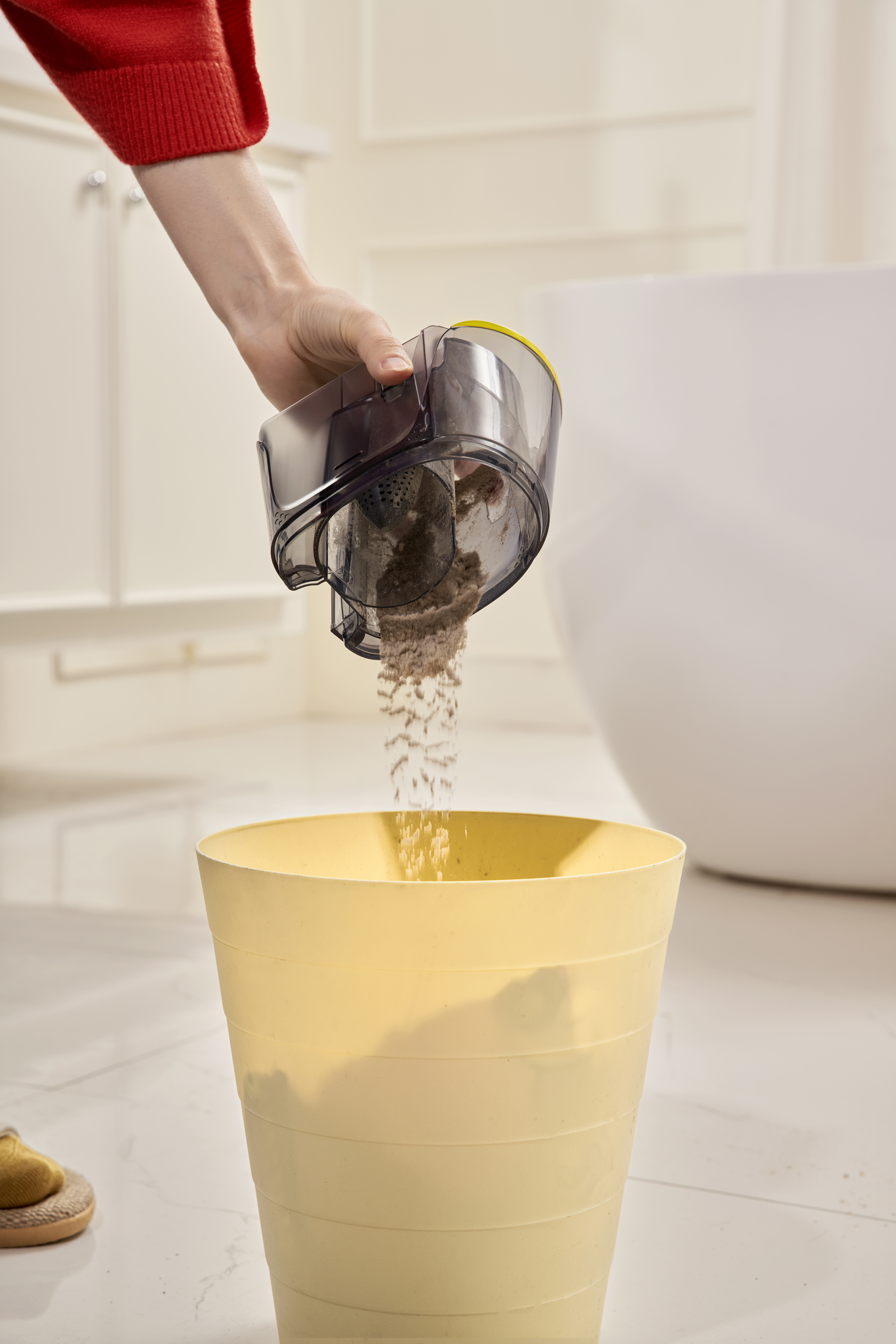 Vyprázdnění nádoby na nečistoty