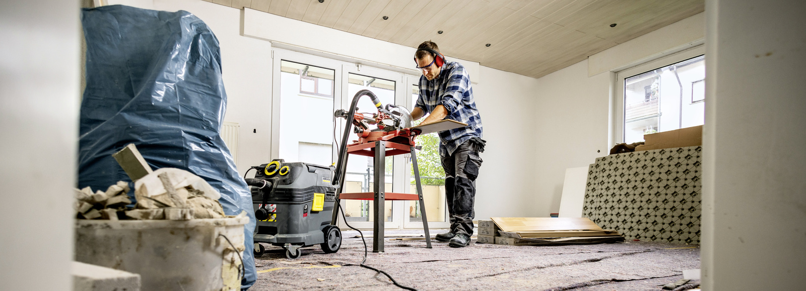 czym myć podłogę po remoncie