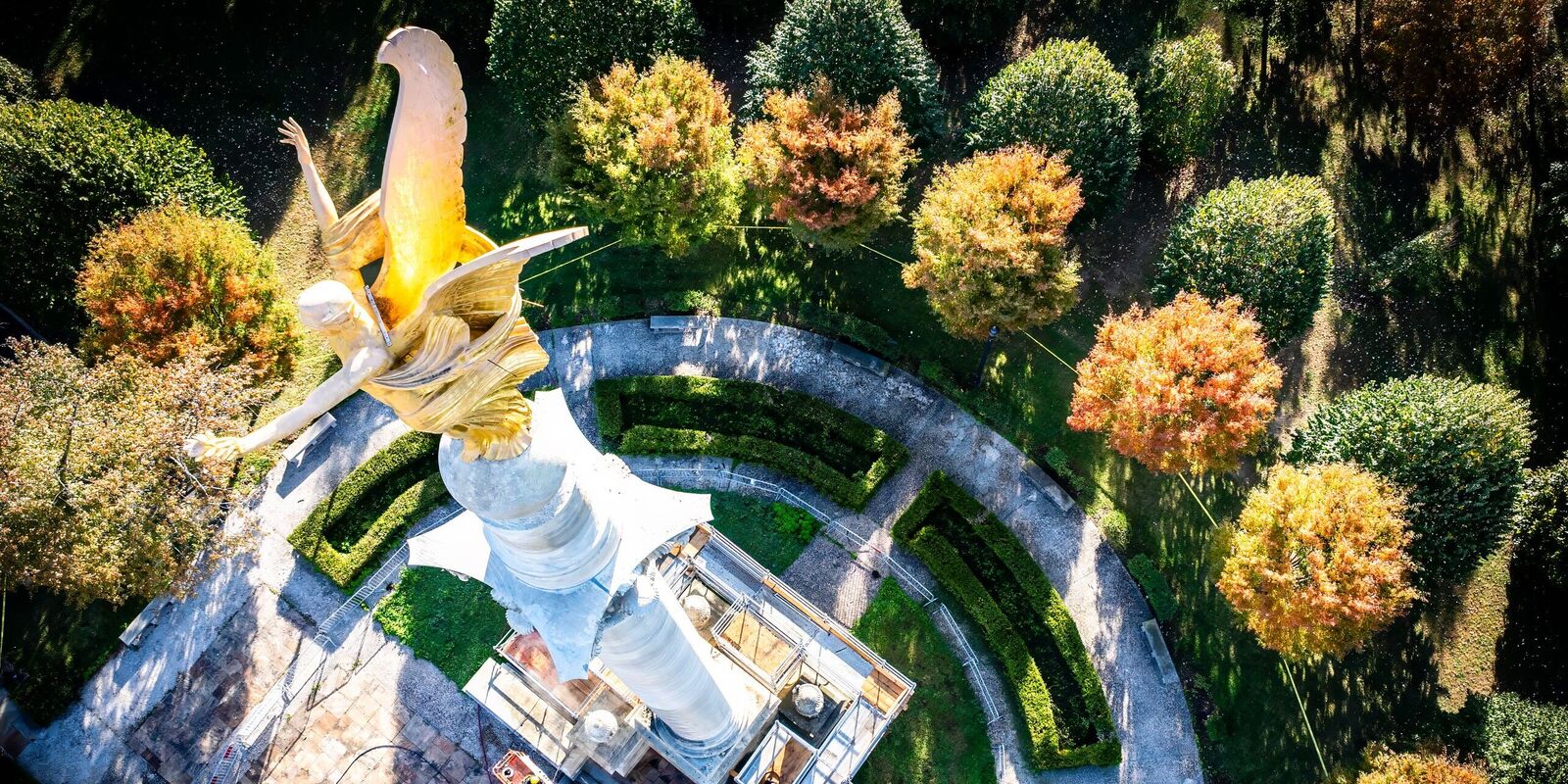 Das Bronx Victory Memorial von oben.