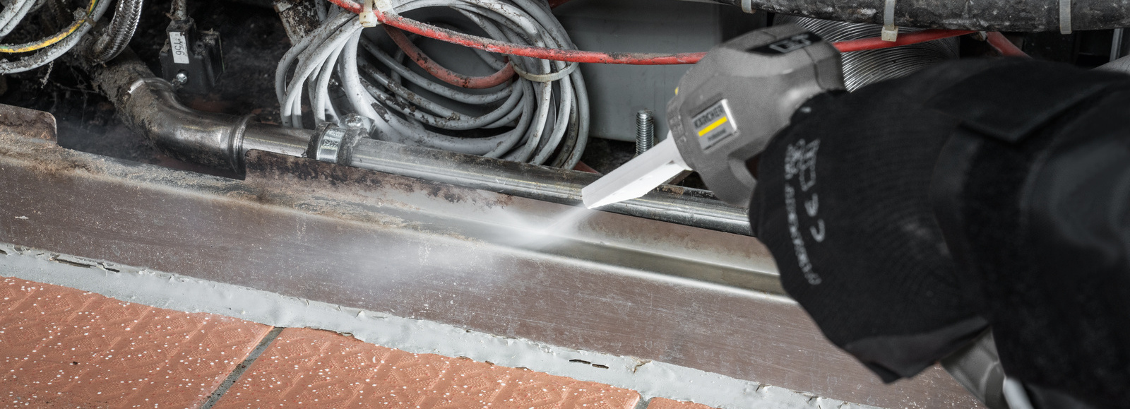 Čišćenje stroja suhim ledom