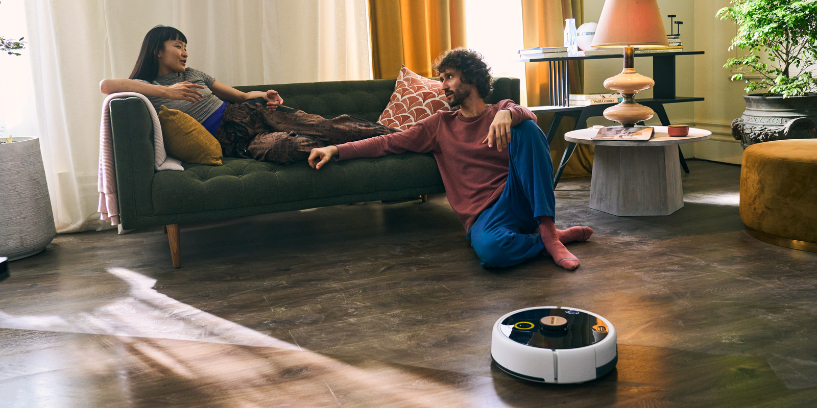 Aspirateur-laveur robot