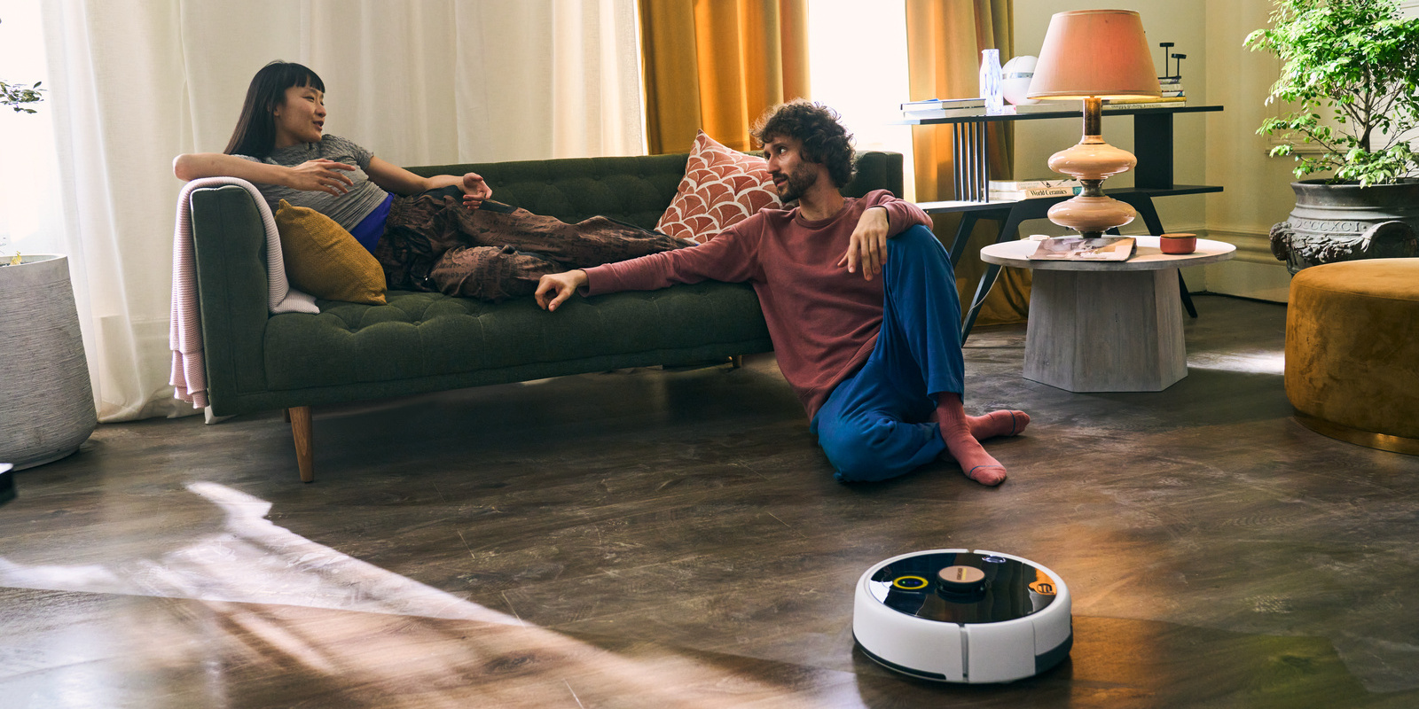 Aspirateur-laveur robot