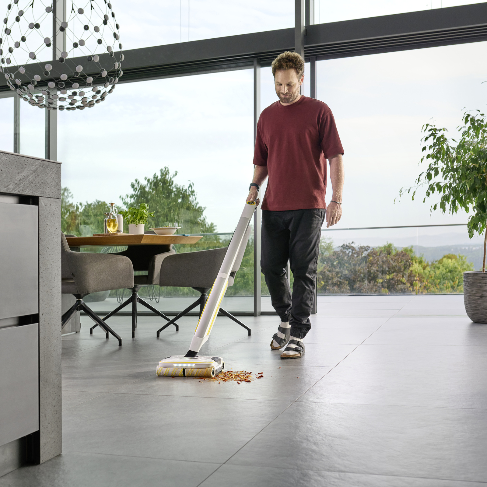 Fast cleaning with Kärcher floor cleaners