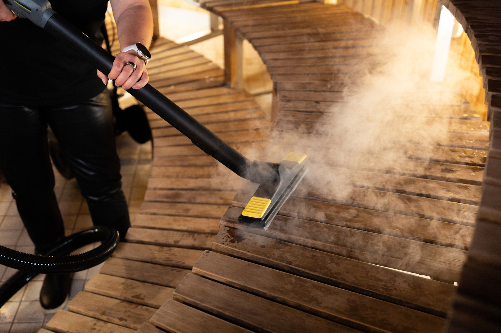 Sauna- ja pesutilojen puhdistus höyryllä