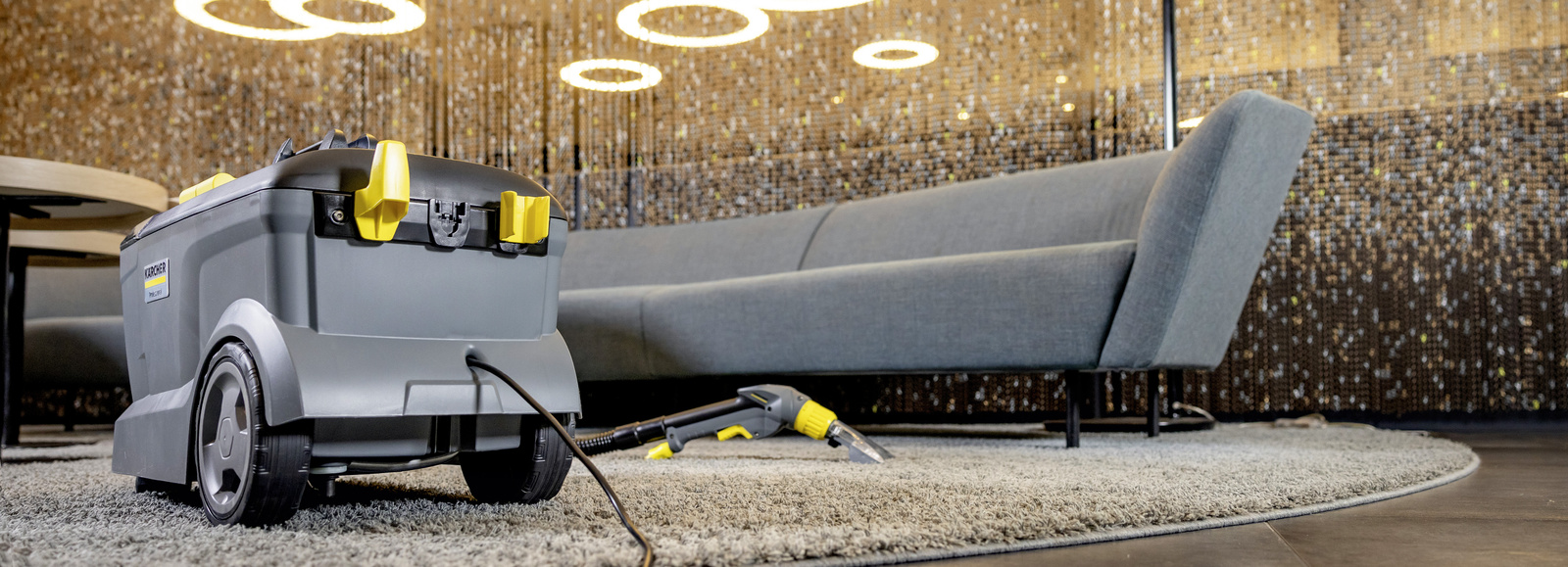  jak usunąć plamy z wosku zdjęcie tytułowe