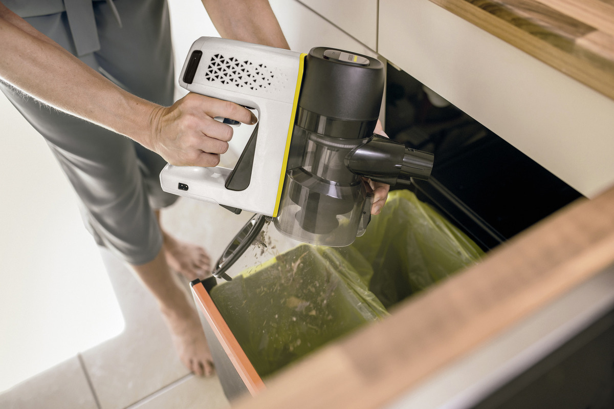 Tolmukonteineri tühjendamine