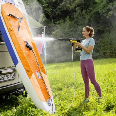New OC 7-18 Handheld mobile medium-pressure washer from Kärcher