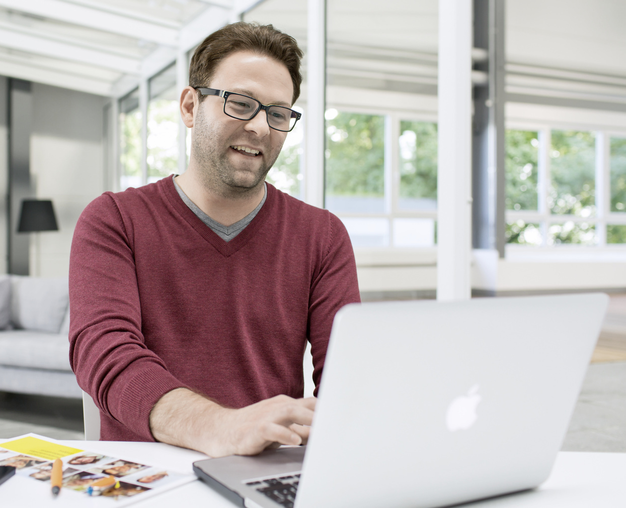 Mitarbeiter am Computer