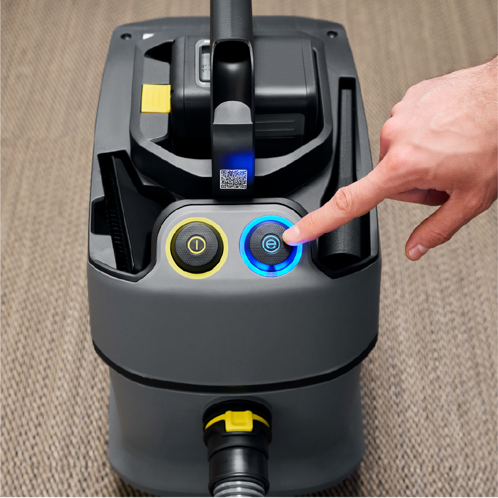 Vacuum cleaning a chair in eco!efficiency mode