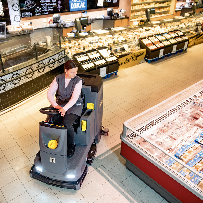 Разновидности поломоечных машин Kärcher с сиденьем оператора