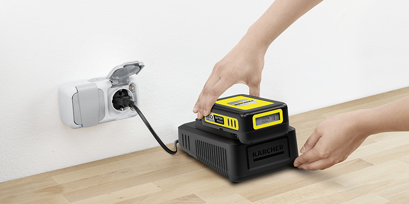 Vložení baterie do košíku