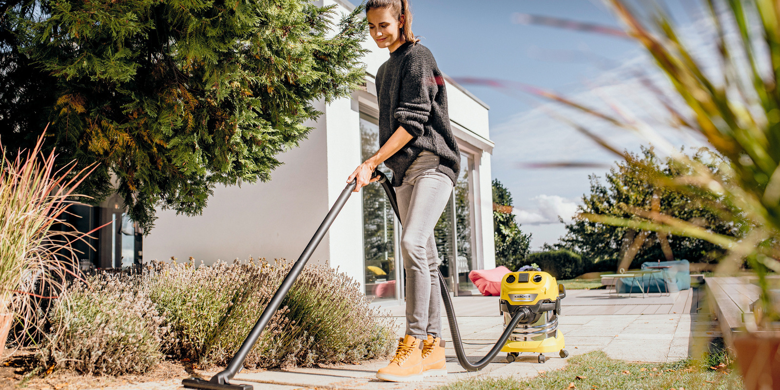 Wet and dry vacuum cleaners with blower function