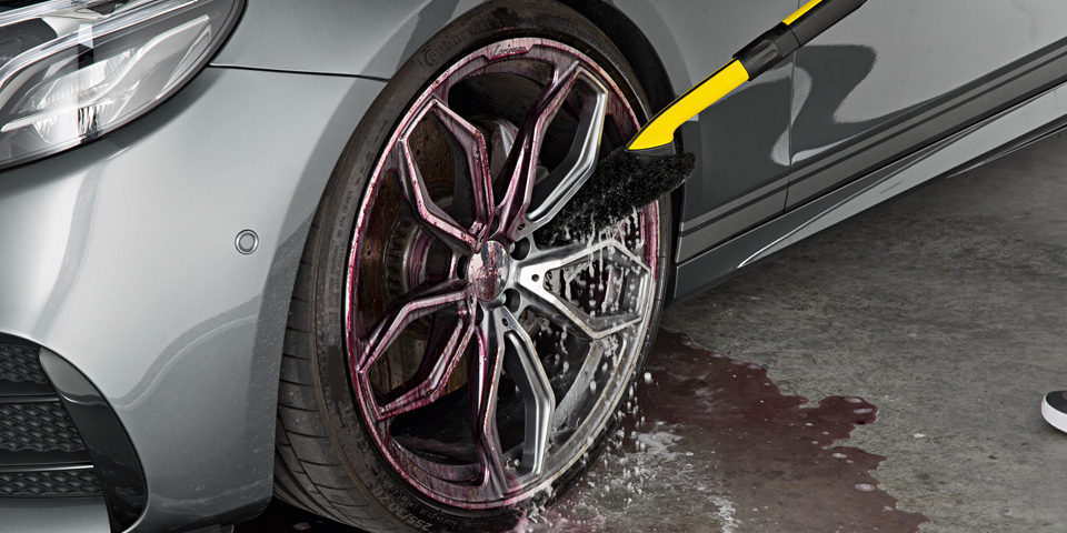 Kärcher tips: pre-cleaning when washing the car