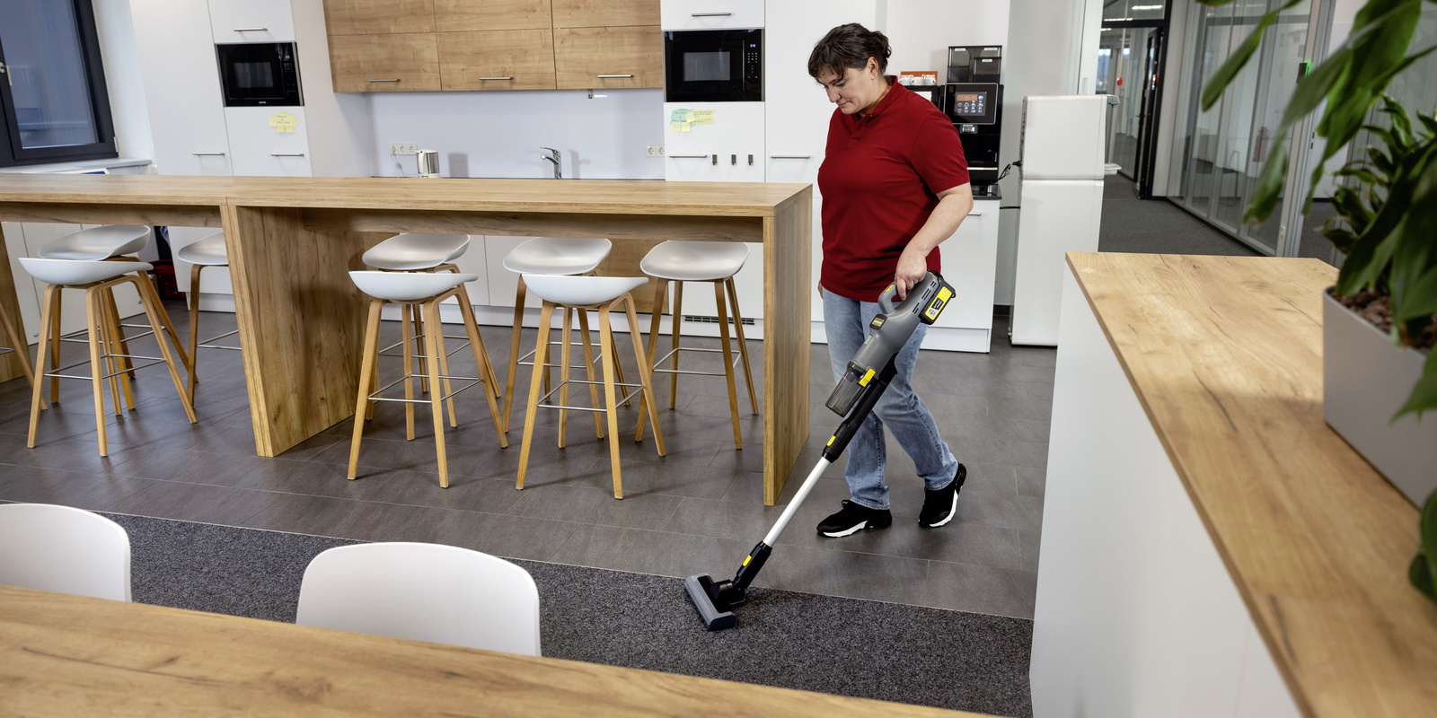 CP - Aspirateur balai professionnel 