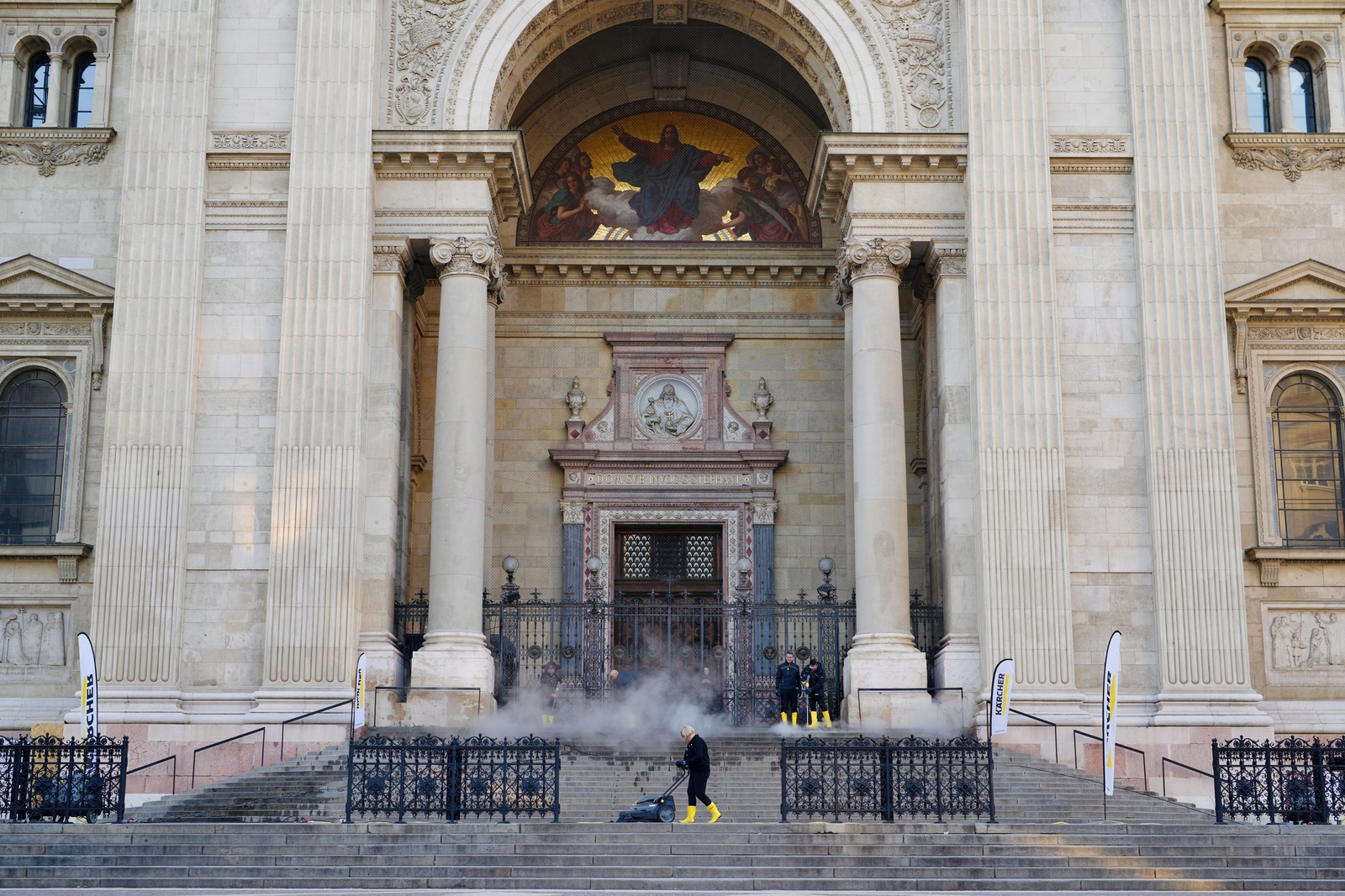 Climbers put the reverse graffiti on the dam.