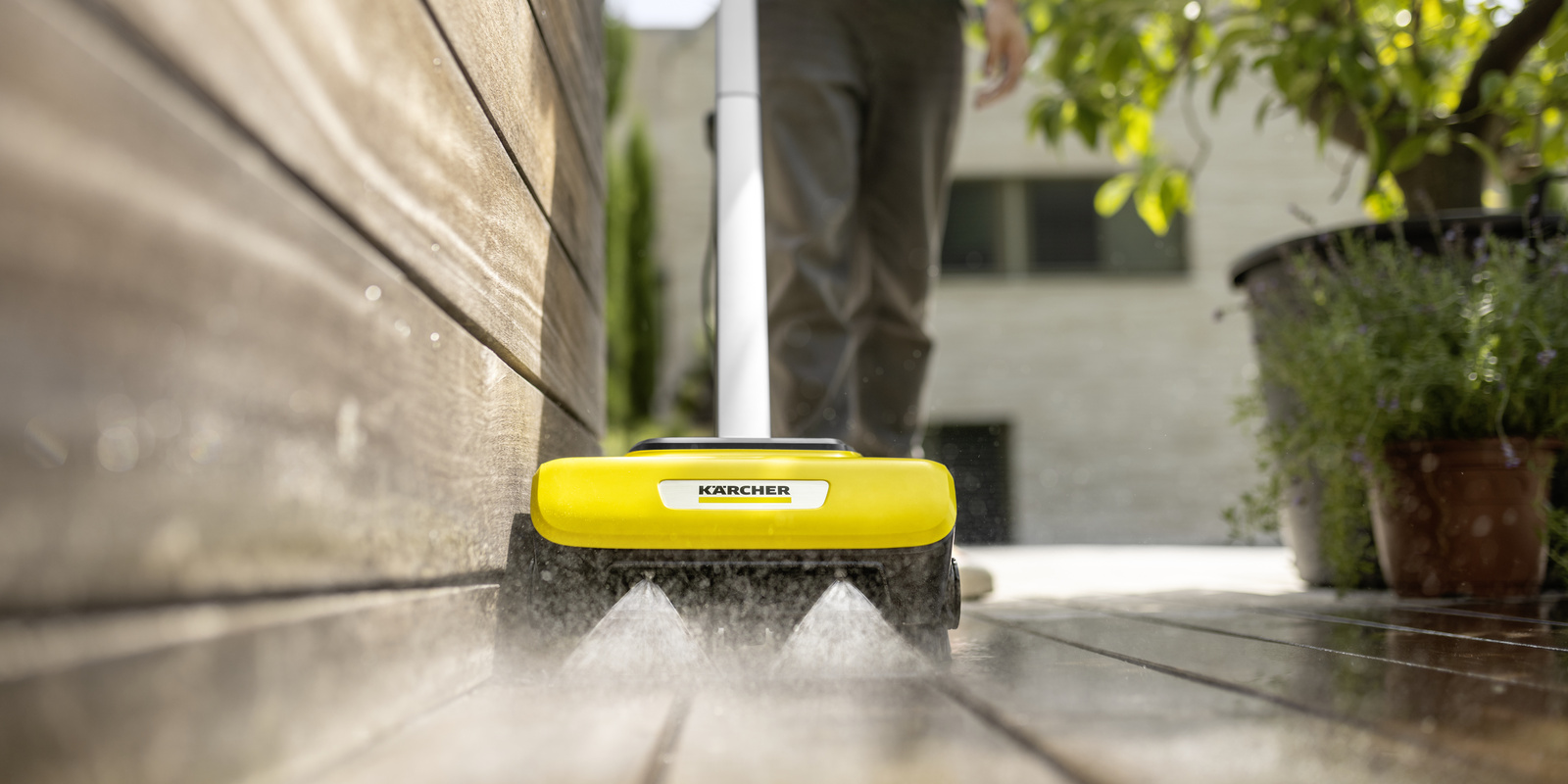 Brosses gratuites à l'achat d'un nettoyeur de terrasse PCL 4 ou PCL 6 Kärcher *