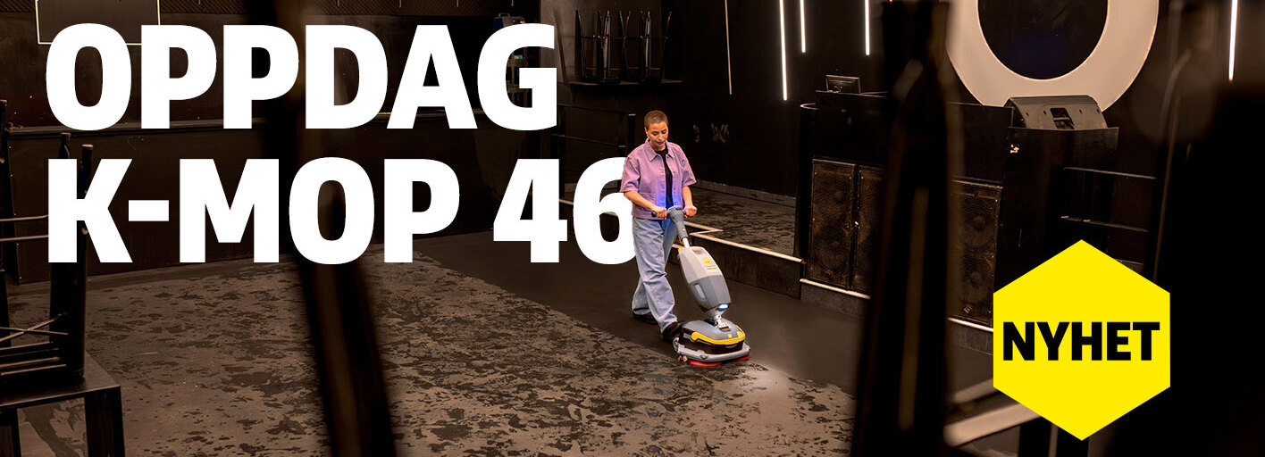 Et møkkete gulv blir rengjort med Kärcher K Mop 46