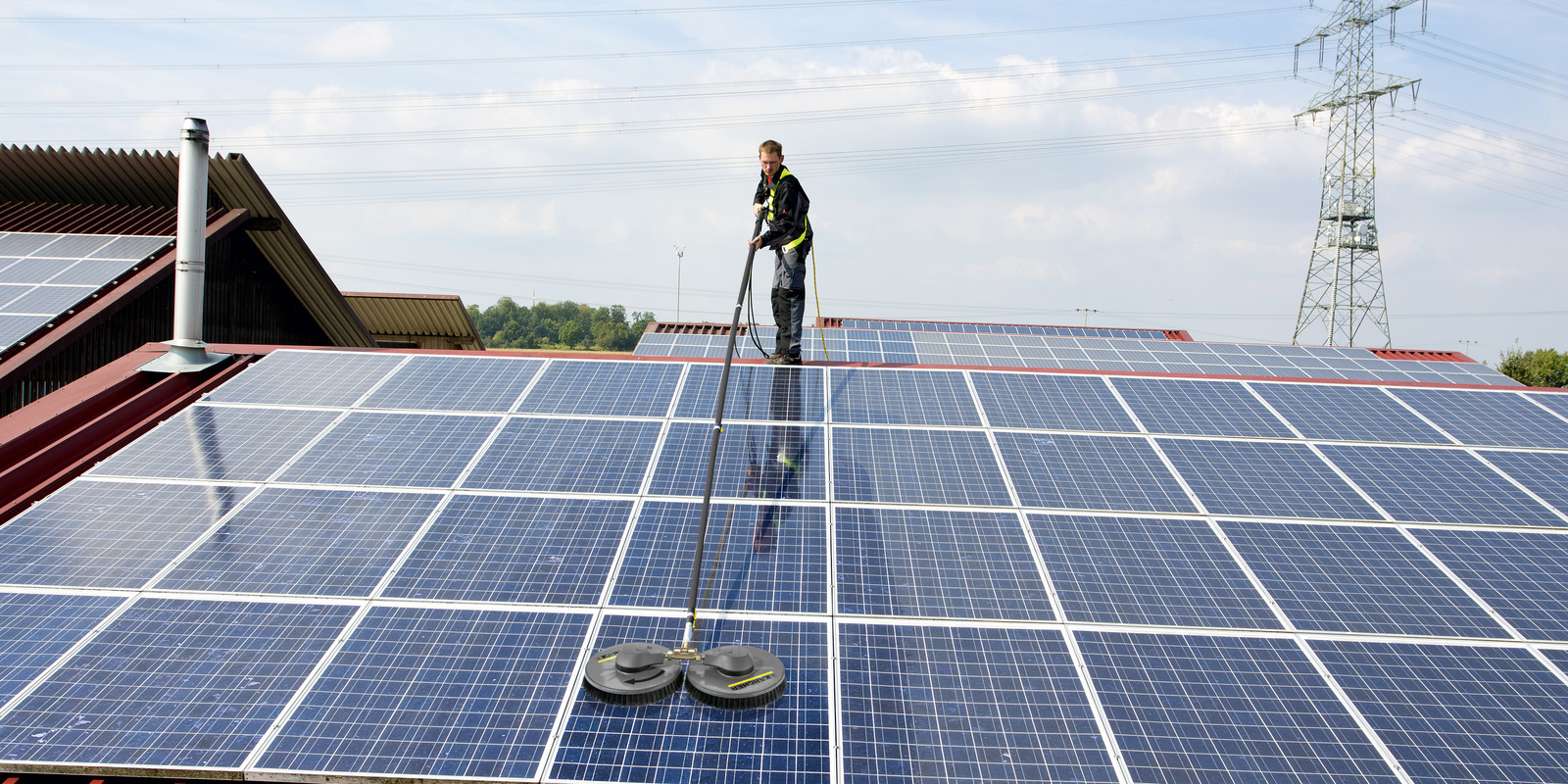 Solar- und Photovoltaikanlagen reinigen
