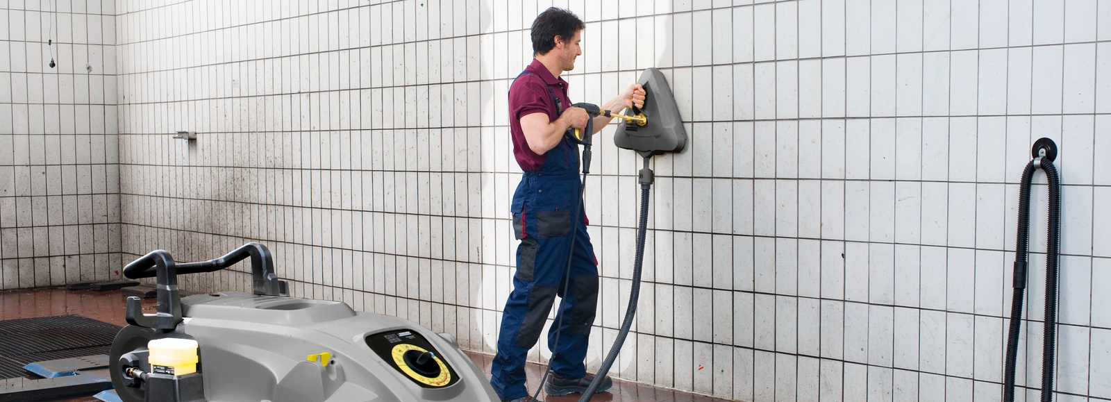 HDS_C_FRV_30_Automotive_app_ant_1_300 dpi (jpg).jpg