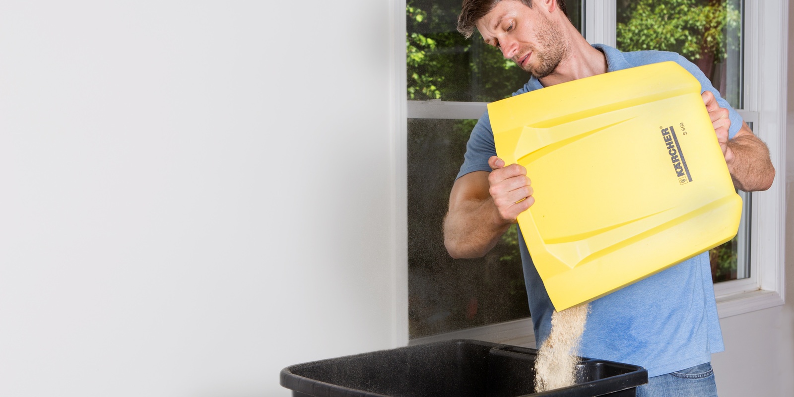 Karcher S650 Push Sweeper Easy to Empty Container Karcher S650 Push Sweeper Easy to Empty Container