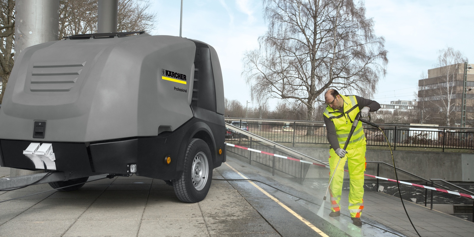 HDS_Trailer_HDS_13_20_De_Tr1_train_station HDS_Trailer_HDS_13_20_De_Tr1_train_station