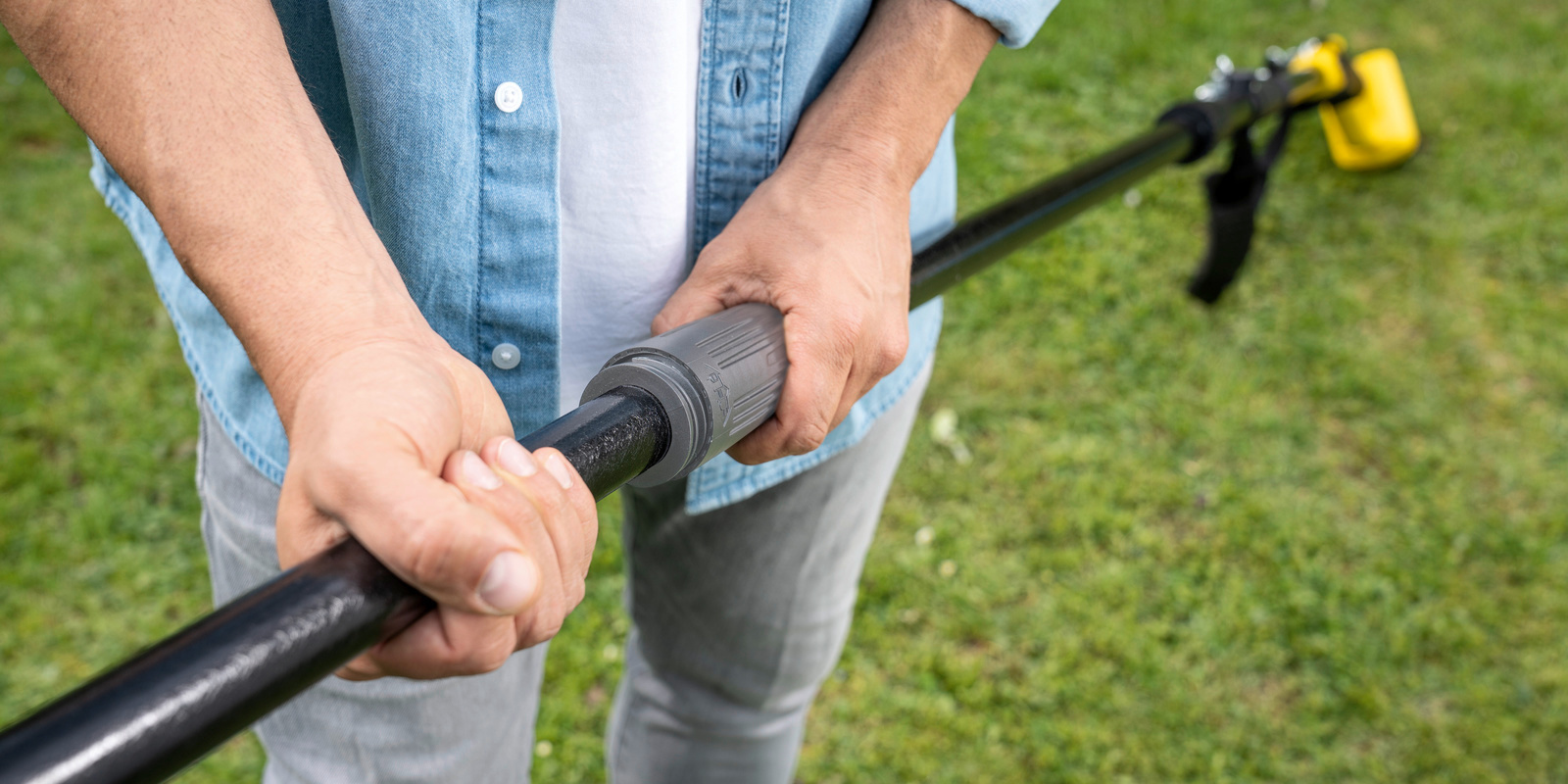 Easy storing battery pole saw Easy storing battery pole saw
