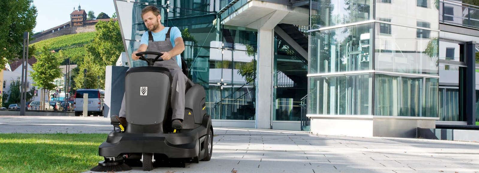Já pensou em ter uma varredora de rua para limpar áreas externas da empresa? Já pensou em ter uma varredora de rua para limpar áreas externas da empresa?