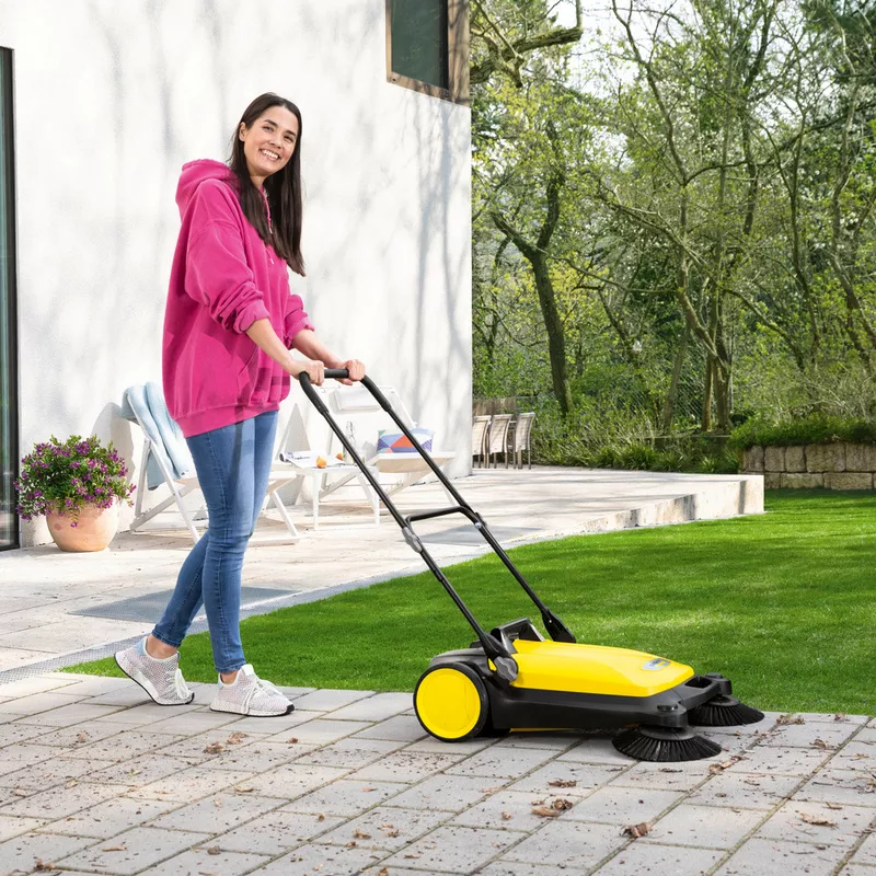 Outdoor on sale push sweeper