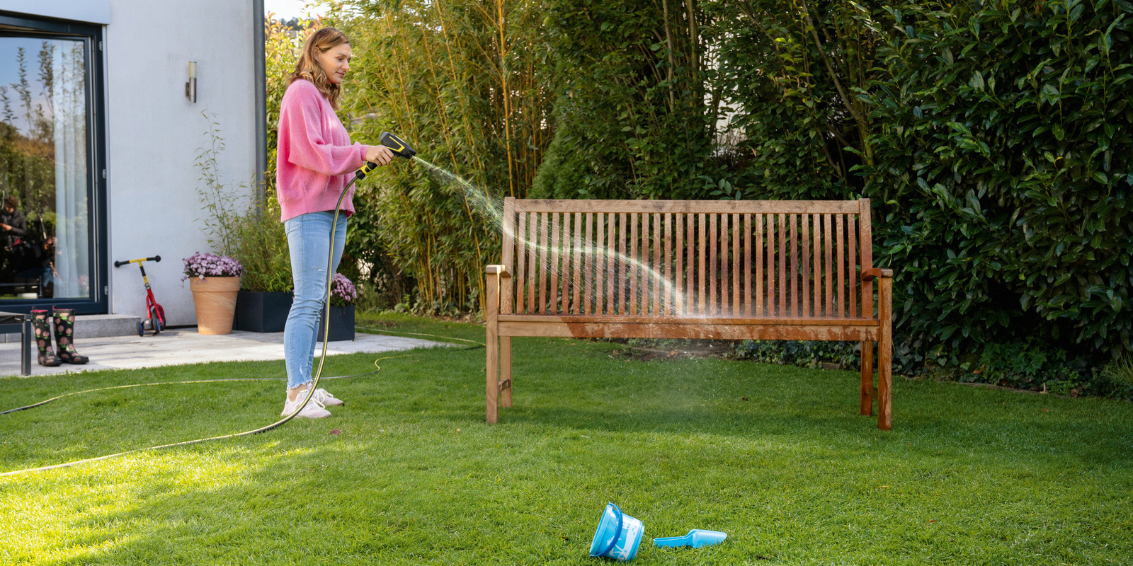 Bench cleaning WBS 3 Cleaning  a bench with the WBS 3