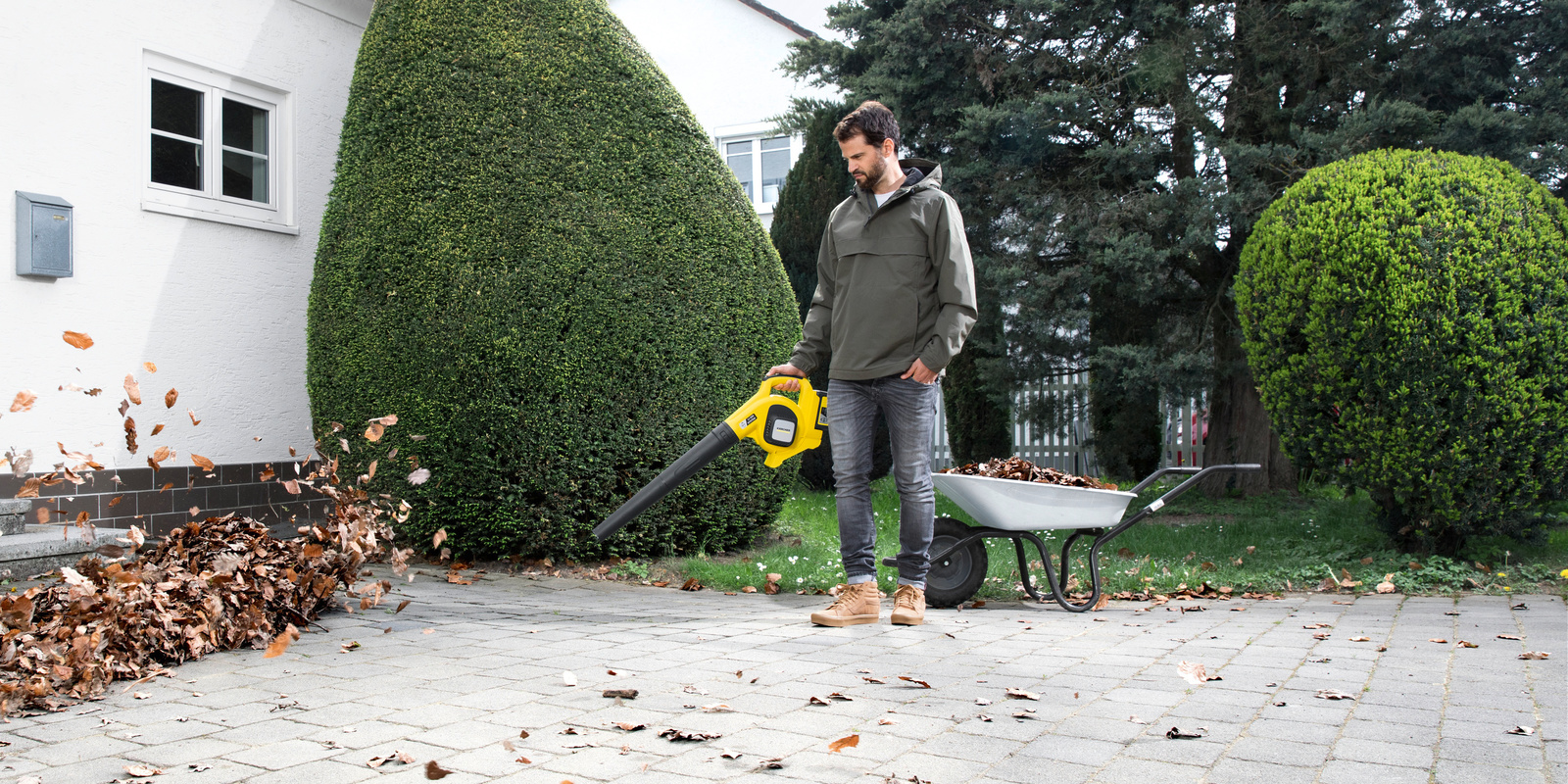 Laub entfernen: Fünf Tipps für den Herbst Laub entfernen: Fünf Tipps für den Herbst