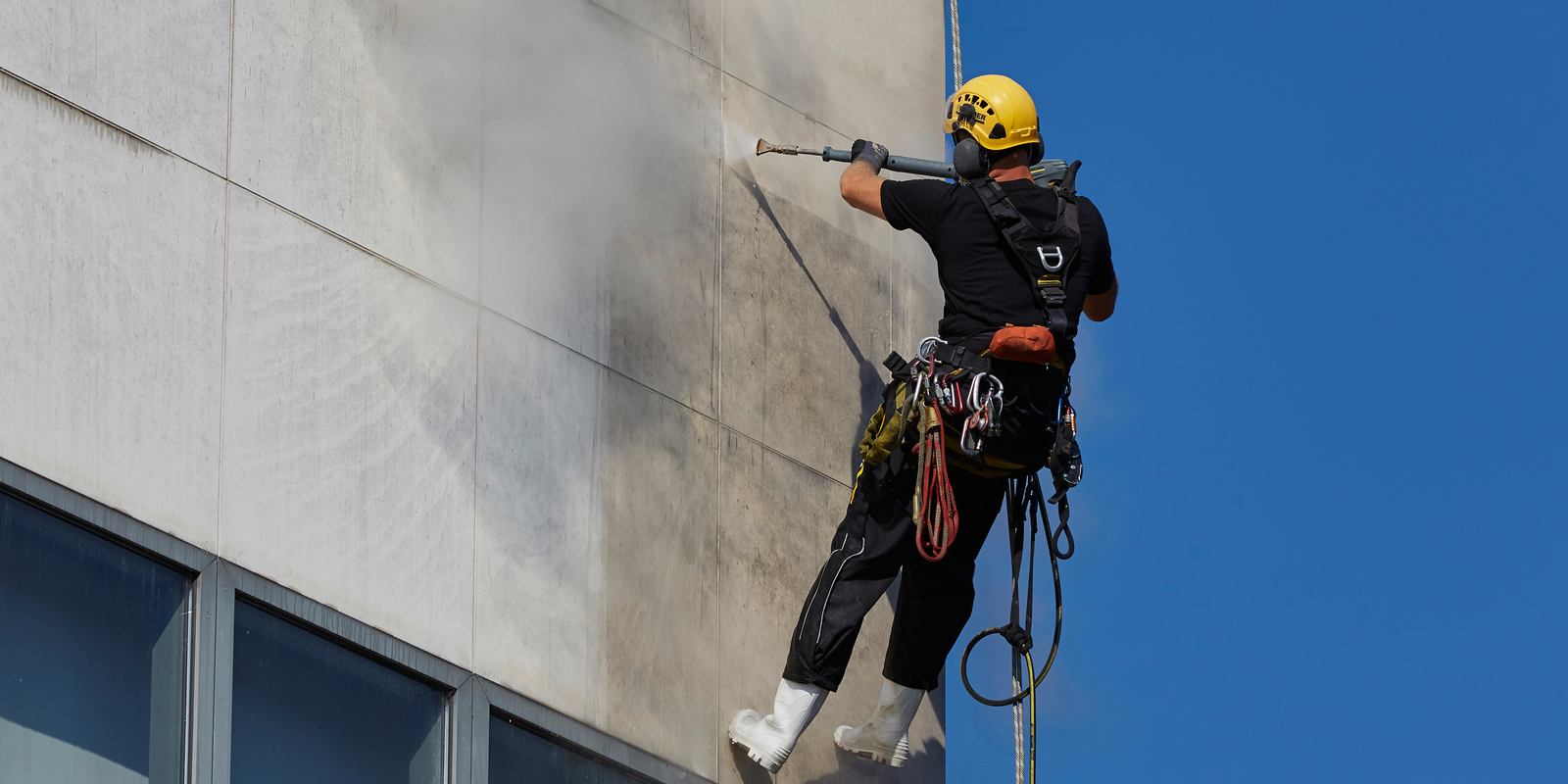 Nettoyage efficace des façades, des enduits au métal