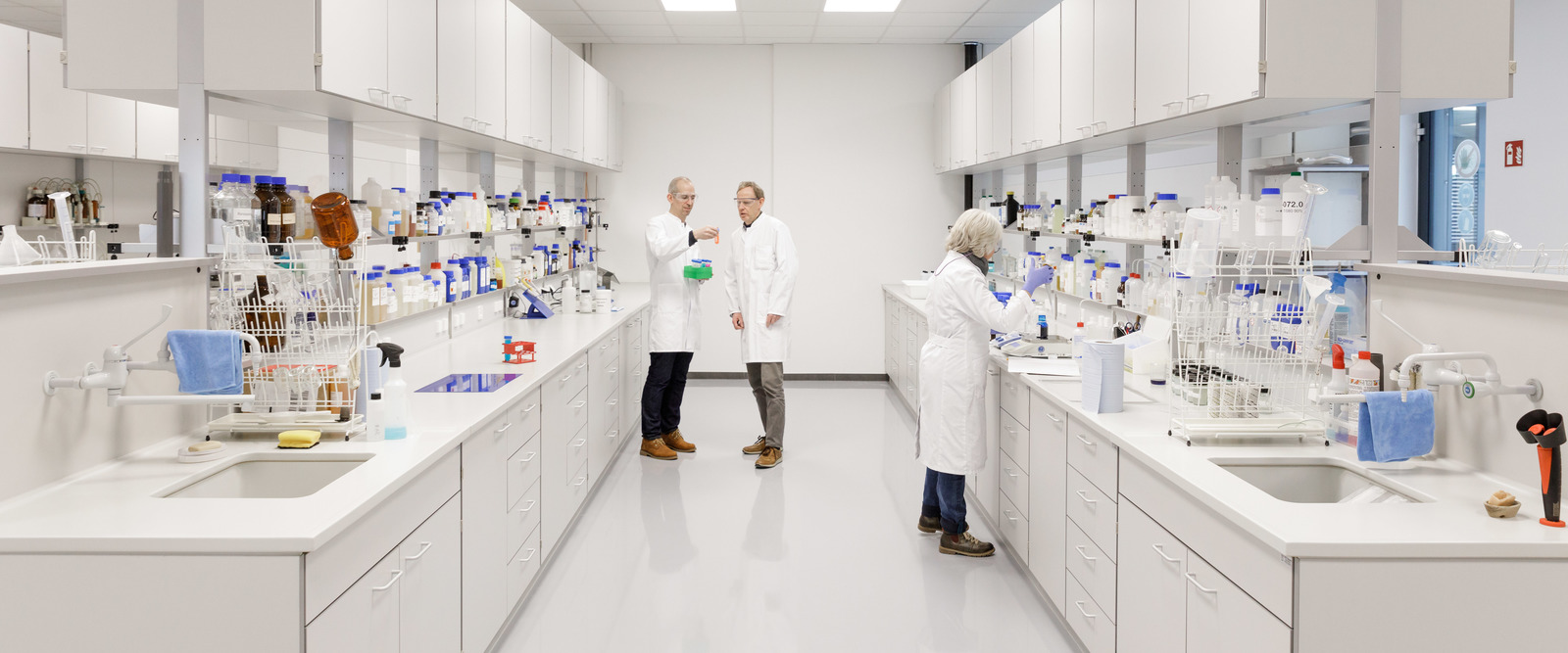 production of detergents at Kärcher 生产洗涤剂,网址为Kärcher