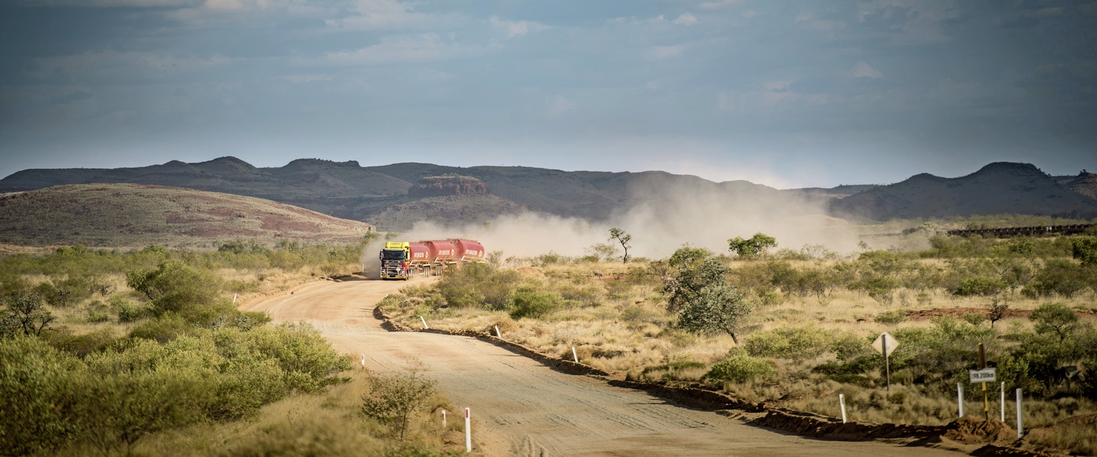 Header_Road_Trains Header_Road_Trains
