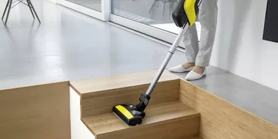 VC 5 Cordless yellow stairs