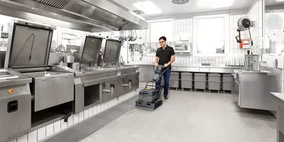 Floor cleaning: Advantages of mechanical floor cleaning with scrubbing machines