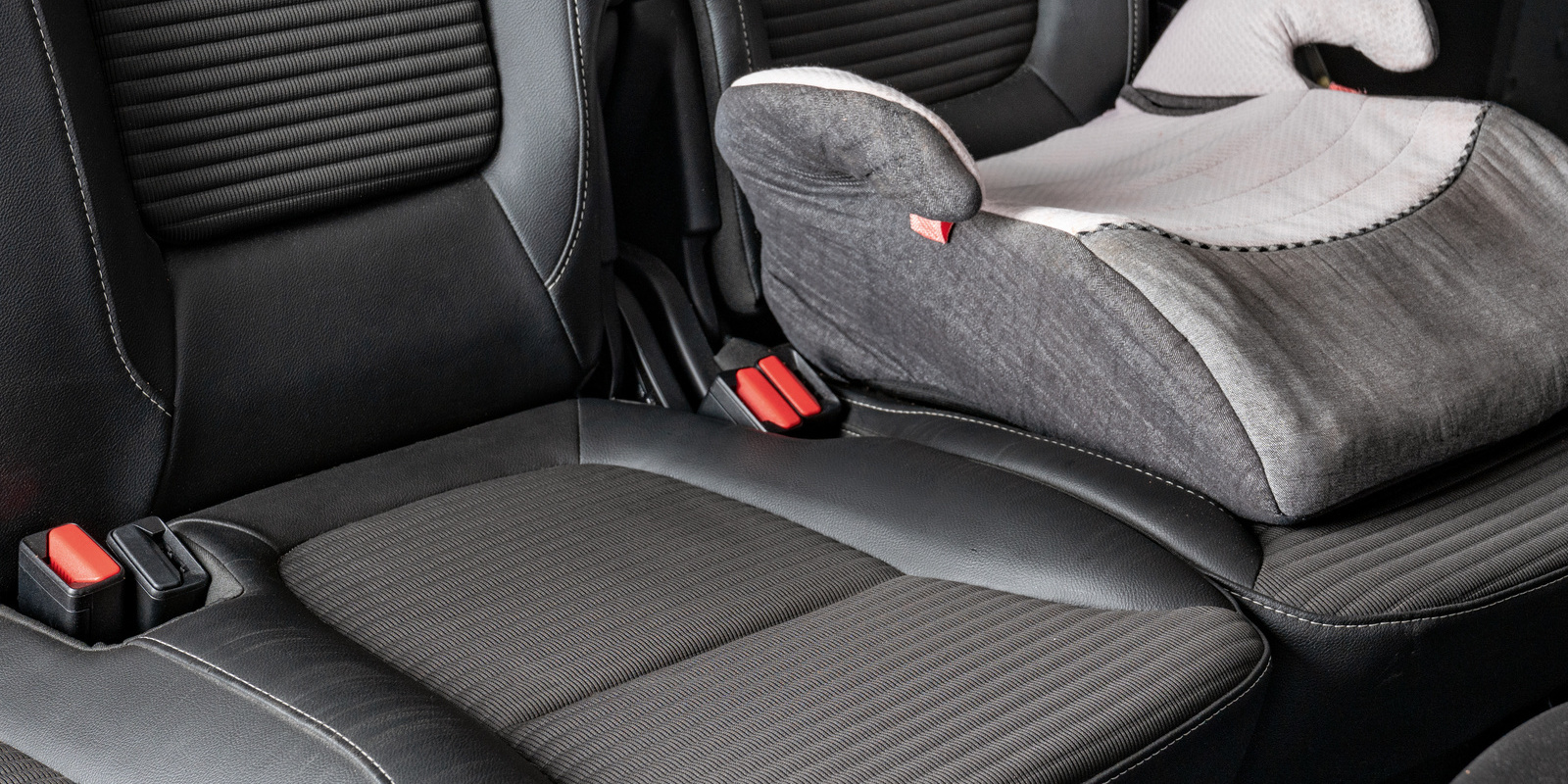 IB 10 8 L2P cleaning a child's seat after Kärcher IB 10 8 L2P cleaning a child's seat after