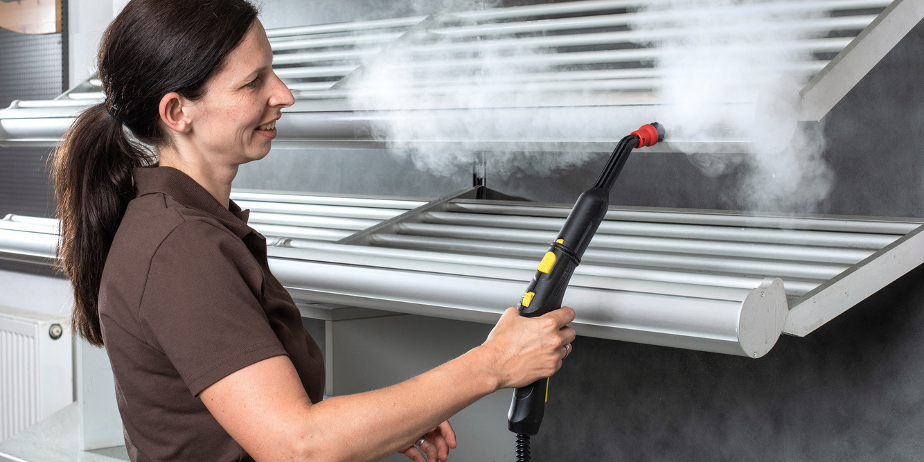 Profesionální parní čističe a parní vysavače pro čištění a dezinfekci