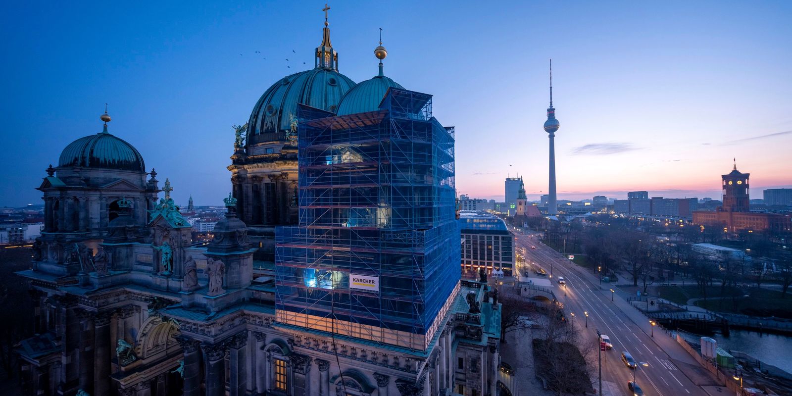 Reinigung des Berliner Doms durch Kärcher Reinigung des Berliner Doms durch Kärcher