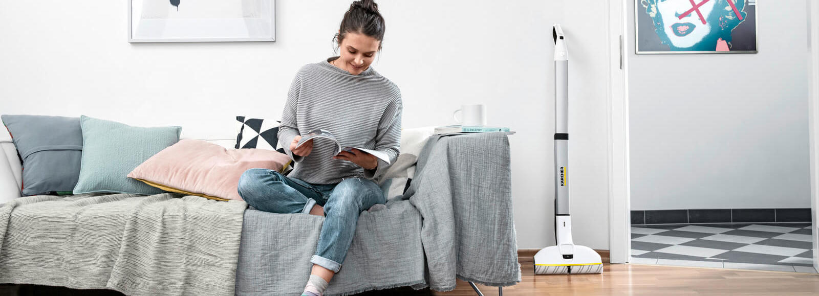 Já pensou em ter uma limpadora de pisos compacta em casa? Conheça a FC 3 e dê adeus ao esfregão Já pensou em ter uma limpadora de pisos compacta em casa? Conheça a FC 3 e dê adeus ao esfregão