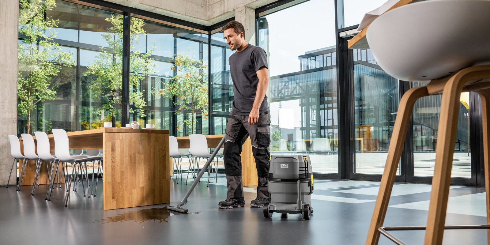 Travailler de manière plus rentable avec des aspirateurs à batterie Travailler de manière plus rentable avec des aspirateurs à batterie