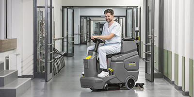 病院や店舗の床洗浄に