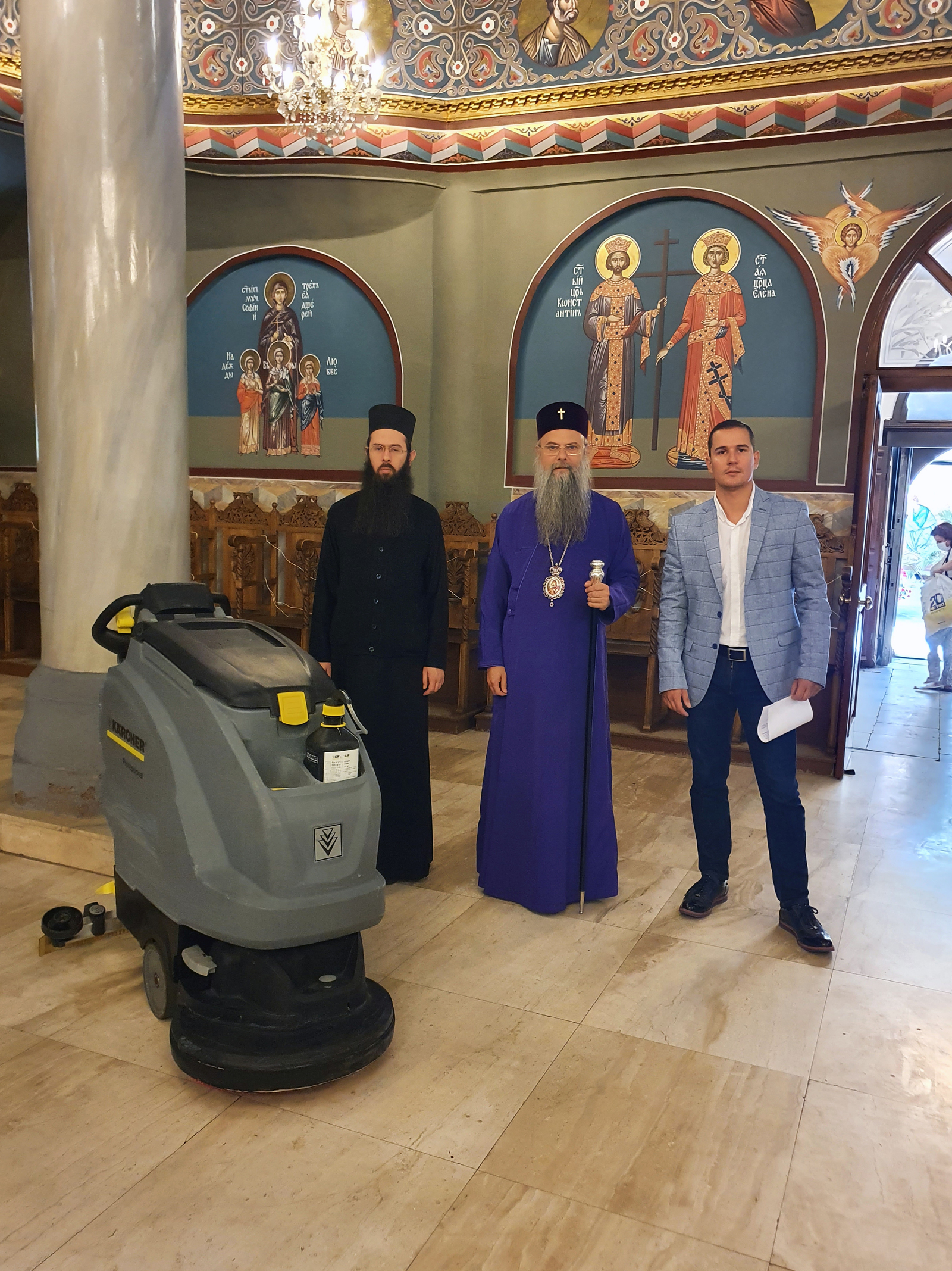Керхер направи дарение на Пловдивската Света Митрополия Керхер направи дарение на Пловдивската Света Митрополия
